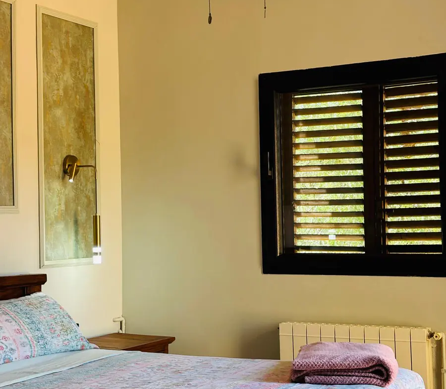 12-los-monasterios-villa-bedroom
